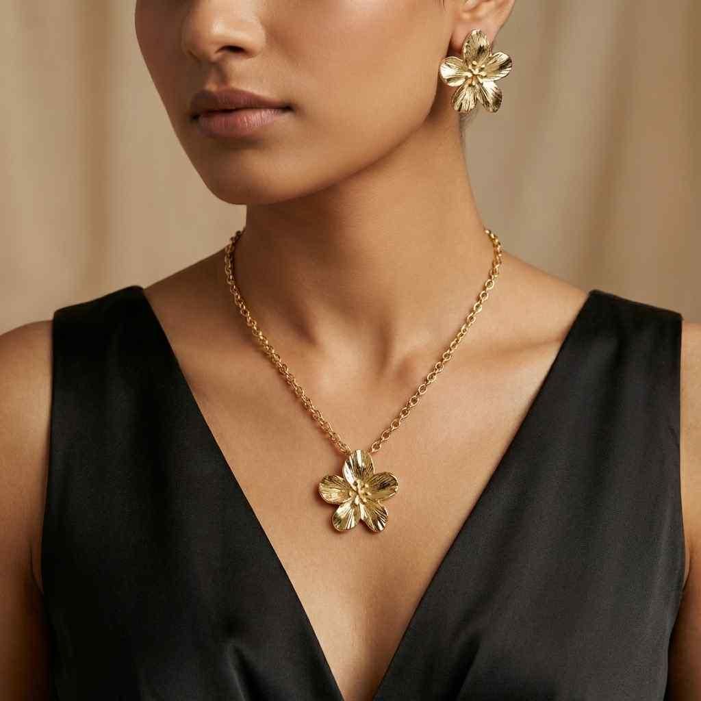 Set of Flower Necklace and Earring (Pack of 1)